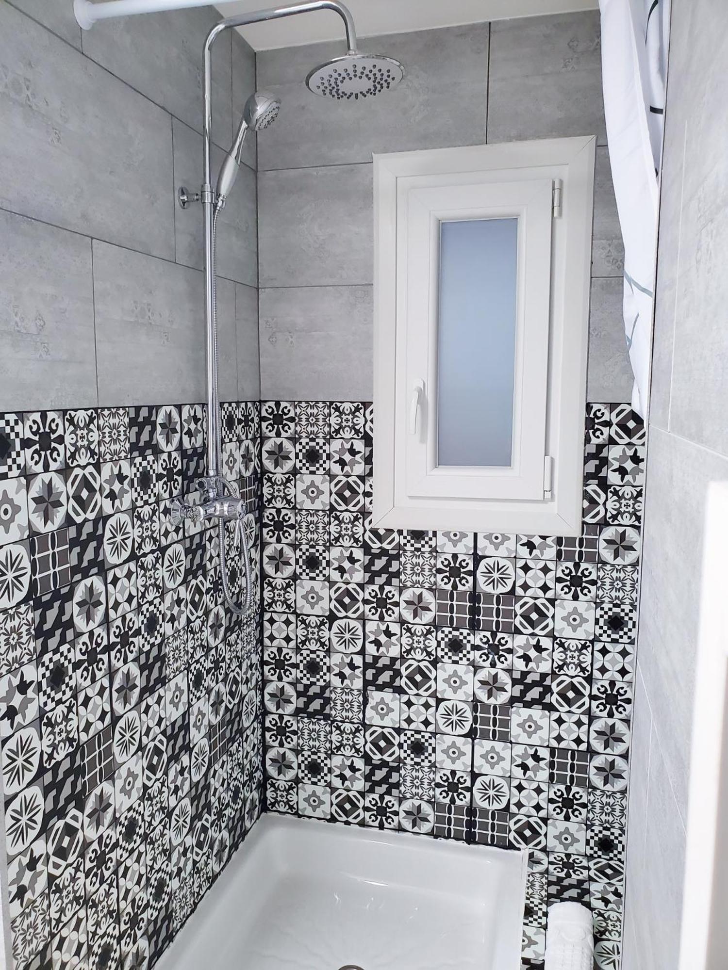 Apartamento Centrico Con Patio Privado Tarragona Exterior foto